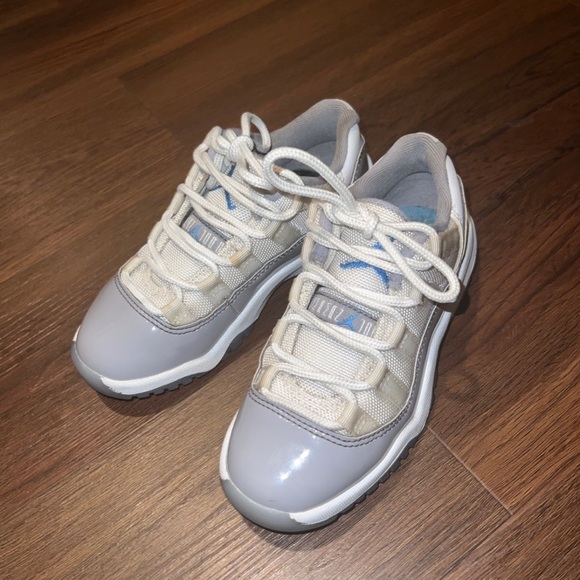 Toddler Jordan Retro 11 Grey and white - Picture 2 of 3